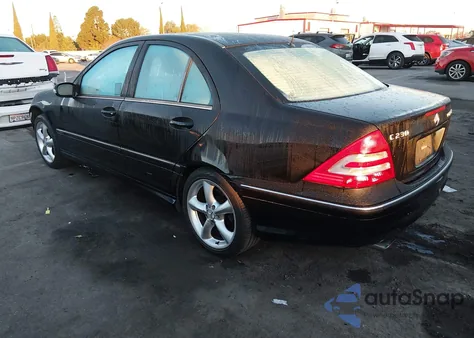 2005 Mercedes-Benz C 230 Kompressor Sport z USA, uszkodzony, nr VIN WDBRF40J15A780564